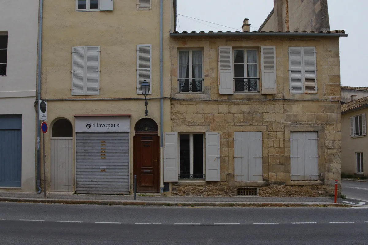 Maison ancienne à rénover dans une rue de Nevers